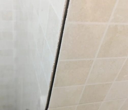 巴彦淖尔瓷砖空鼓维修公司分享阳台瓷砖脱落的修复过程可以分为以下几个步骤